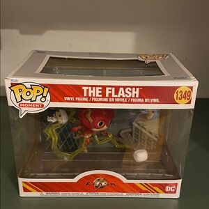 Funko The Flash Pop! Moment Figure - Red and Gold